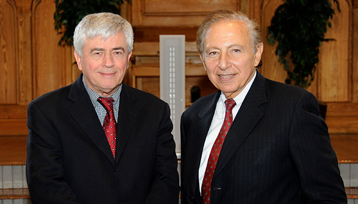 Max Essex, DVM, PhD and Robert Gallo, MD at the 2009 IHV Annual Marlene and Stewart Greenebaum Lecture